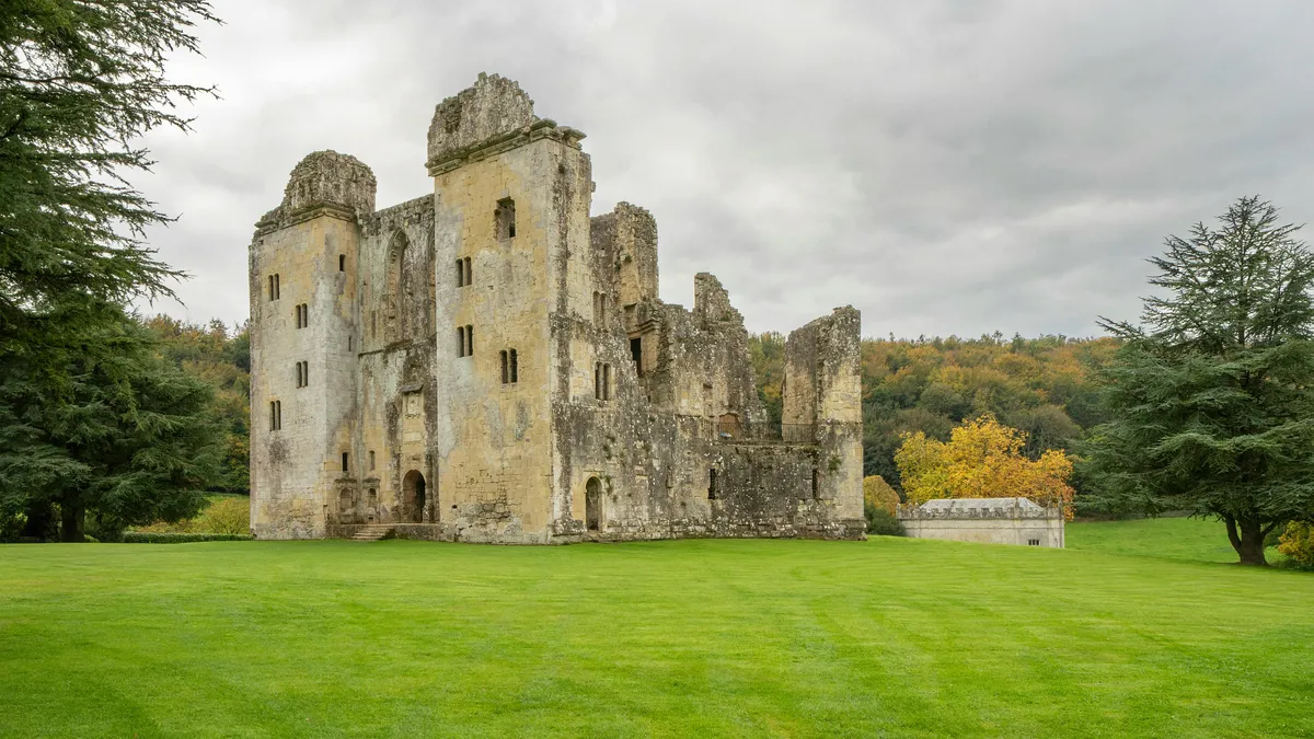 Old Wardour Castle: A Lakeside Ruin & Cinematic Escape