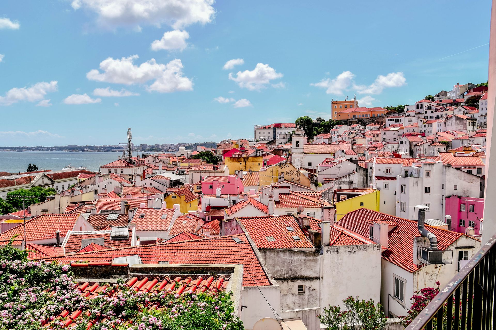 Lisbon’s Free Hidden Viewpoints Beyond Alfama’s Crowds