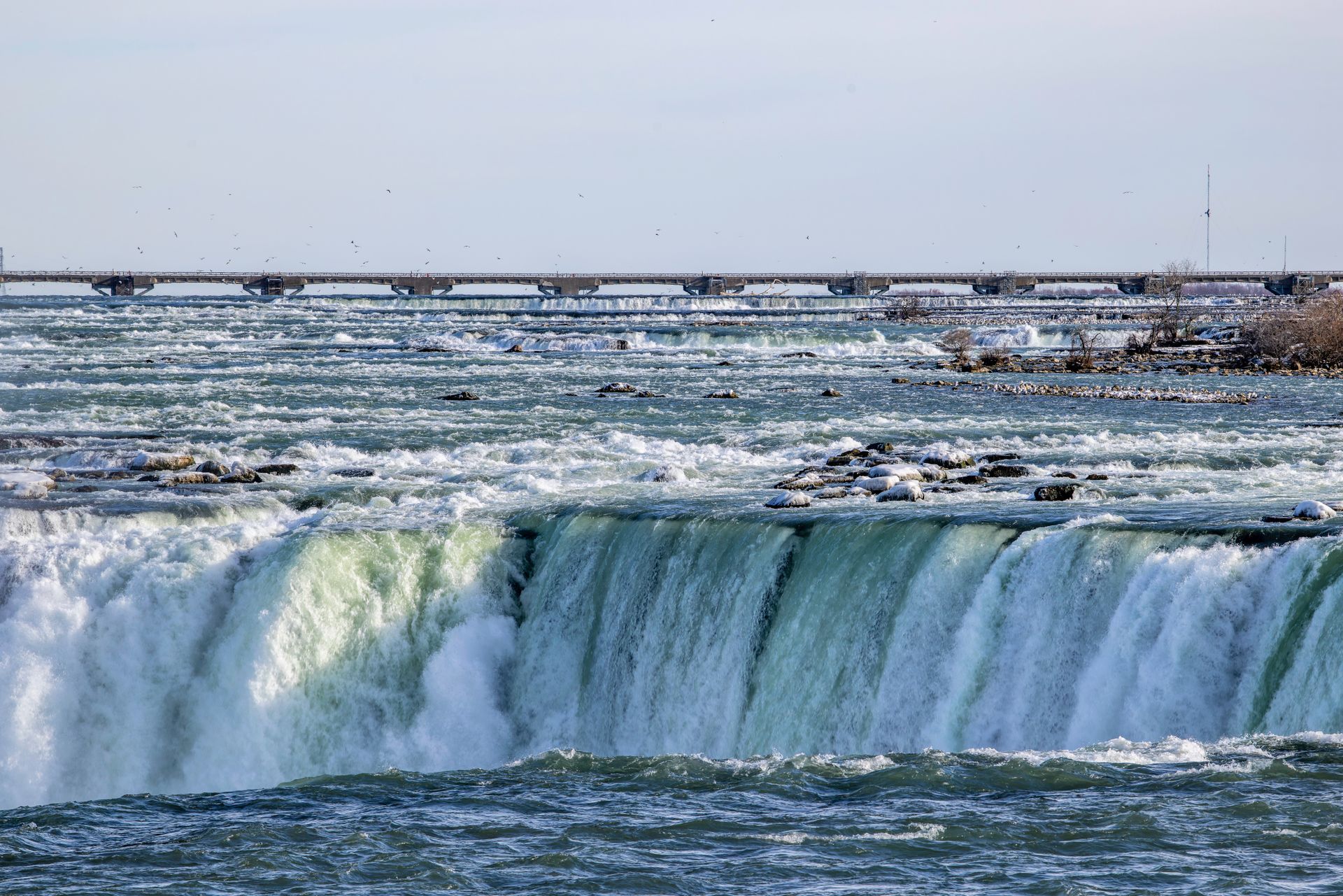 Niagara Falls on a Budget: Free Viewpoints on Both Sides